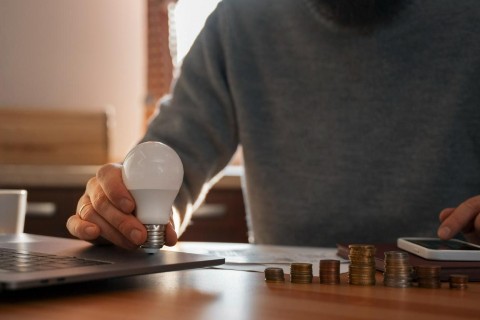 Abril terá bandeira verde na conta de luz, sem cobrança extra