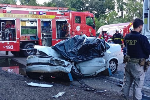 Colisão entre carro e carreta deixa uma vítima fatal em Concórdia
