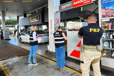 Operação fiscaliza mais de 100 postos e autua quase 40 por suspeita de preços abusivos em SC