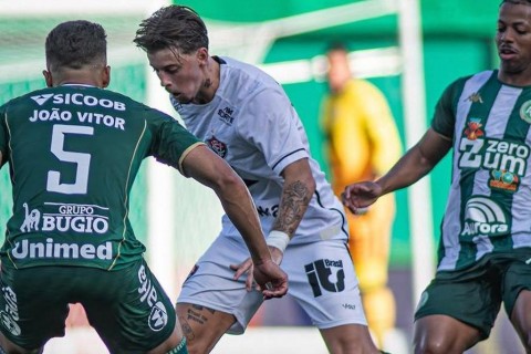 Mesmo com um a mais, Chapecoense só empata com o Vitória na Arena Condá