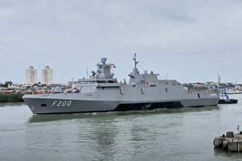 Veja o que falta para a entrega definitiva do navio de guerra construído em SC à Marinha