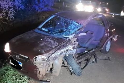 Jovem fica inconsciente após grave colisão entre carro e caminhão na BR-282 em Xaxim