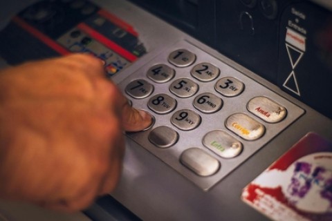 Aposentados e pensionistas de SC terão 13º salário antecipado para abril e maio