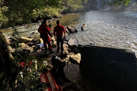 Adolescente de 17 anos morre afogado na prainha de Abelardo Luz