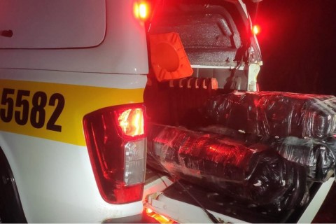 ACIDENTE NA SC-305 TERMINA COM APREENSÃO DE 130 KG DE MACONHA NO OESTE DE SC